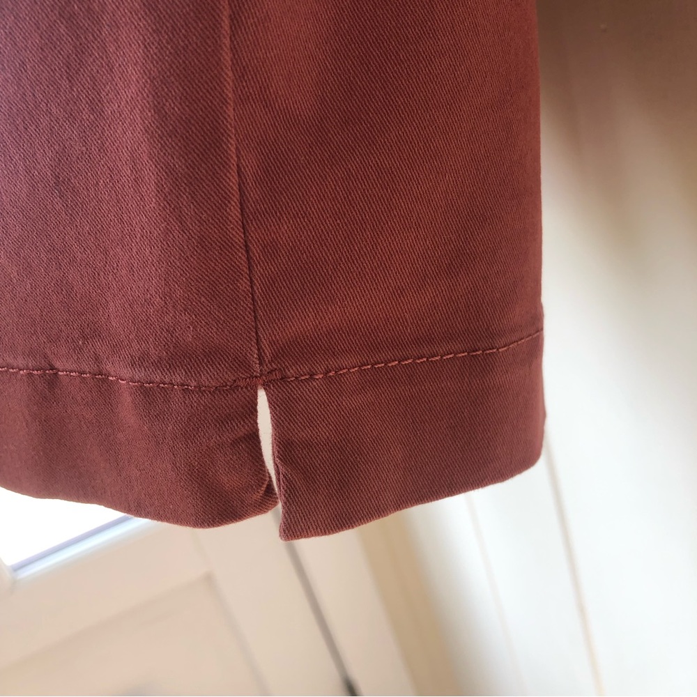 LOFT Nantucket Red The Riviera 8” Short - Picture 4 of 10